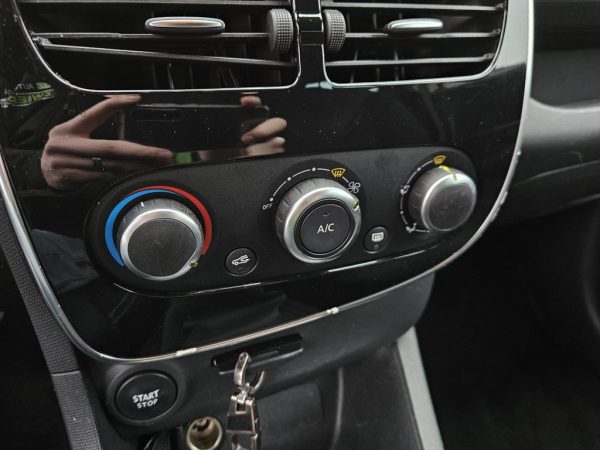 Renault Clio Estate 0.9 TCe Night&Day occasion kopen Valthermond — foto 22